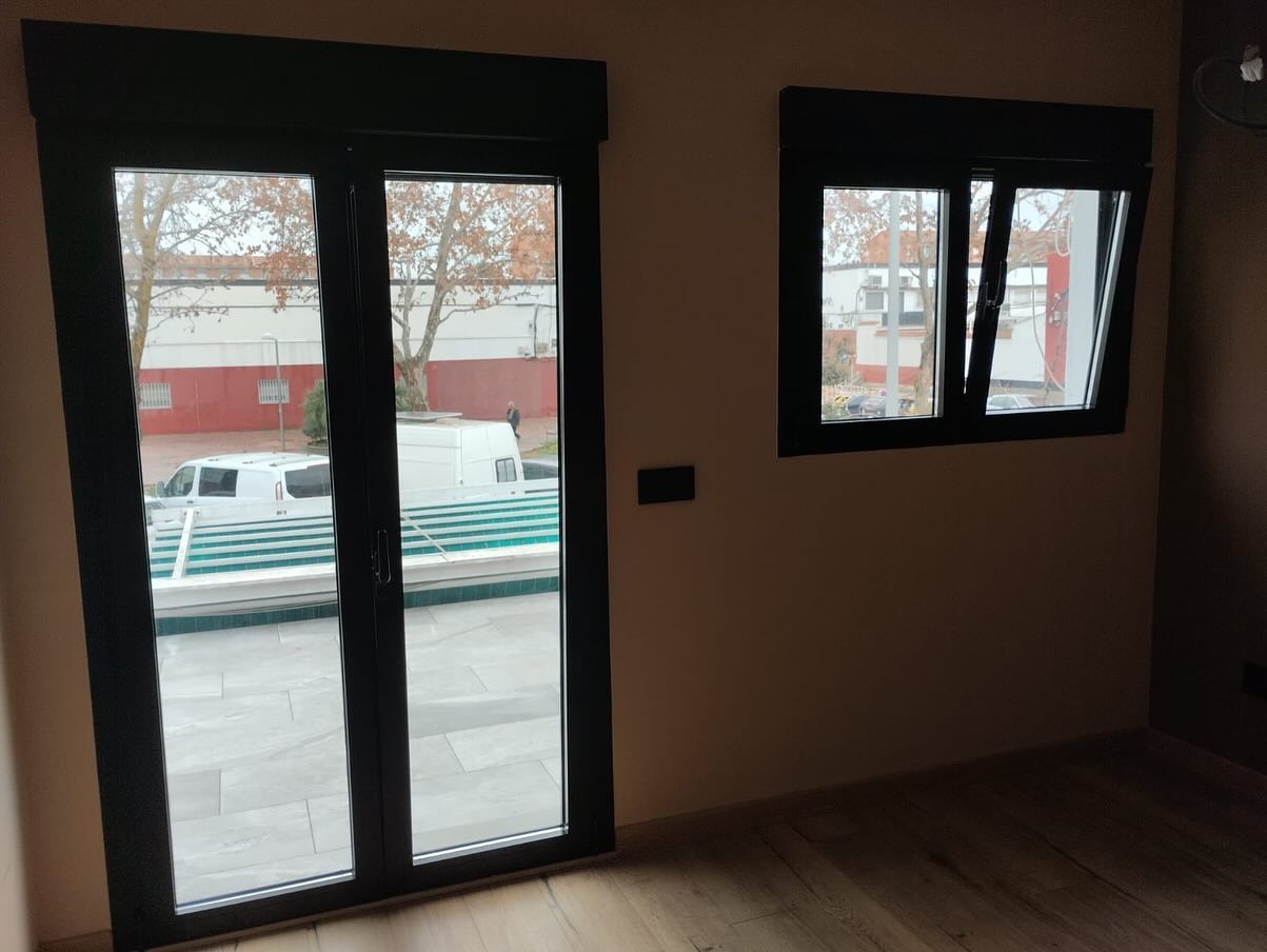 Eivisgrup Construcción Y Reformas Integrales puerta y ventana de aluminio